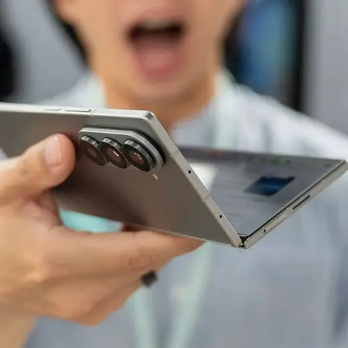 گوشیموبایلسامسونگمدلGalaxyZFold 7دوسیمکارتظرفیت256گیگابایتورم12گیگابایتویتنام (16)